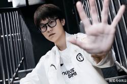 LPL选手擺(bǎi)烂惹怒(nù)官方(fāng)！管泽元(yuán)預(yù)測(cè)入(rù)围赛：T1会3:1赢下IG