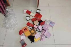 狠人！偷了自己家，再偷朋友家！警方提醒