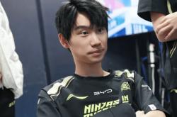 Doinb带3位LOL选手打dota2，被对方虐泉，还被嘲讽是人机