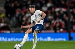 曼城中卫斯通斯受伤，合同到期将离队