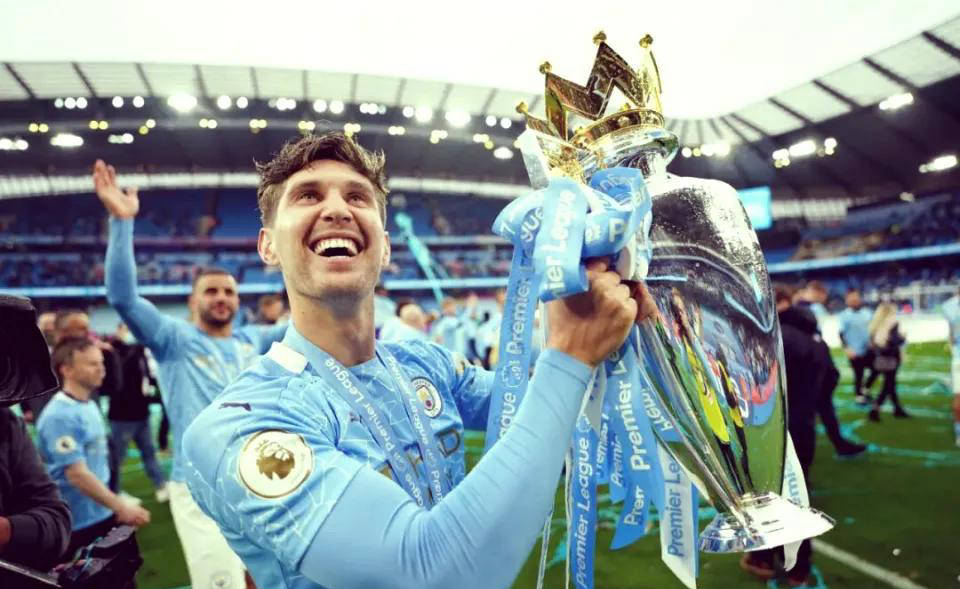 曼城中卫斯通斯受伤,合同到期将离队