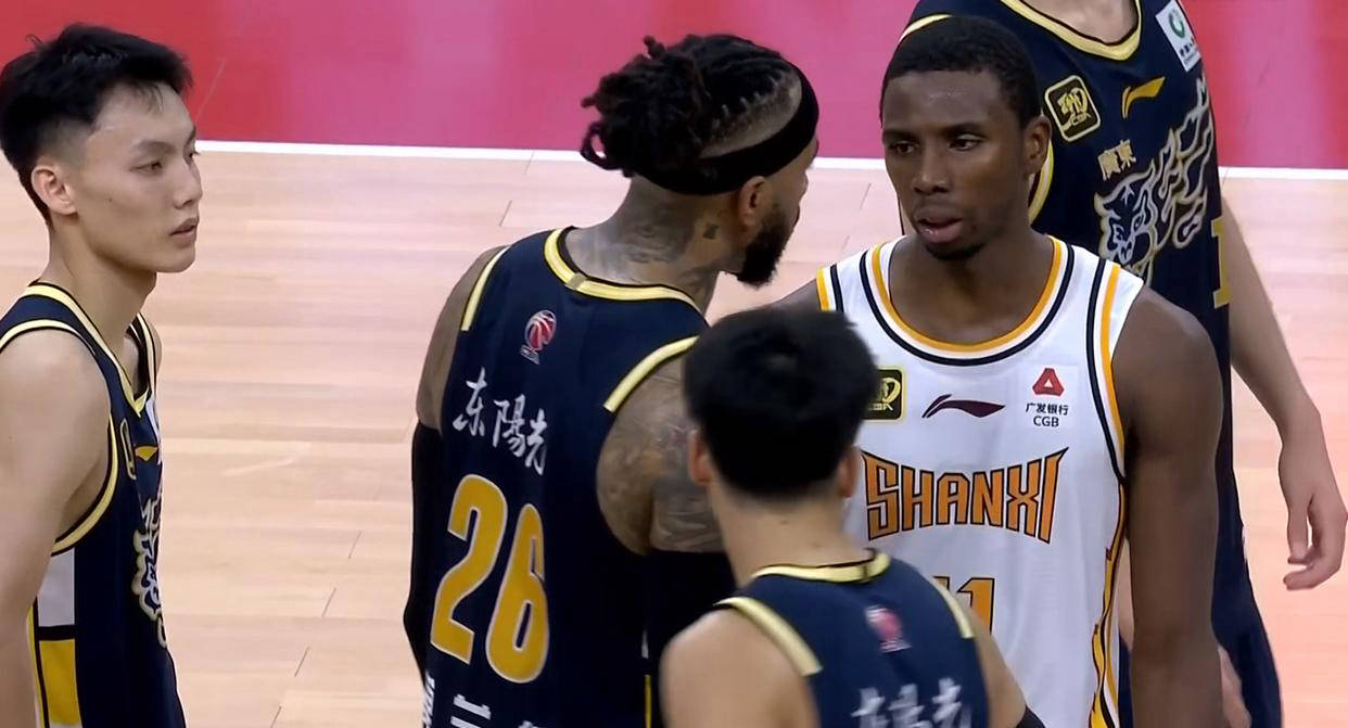 CBA新赛季大黑马签约巨星，引发总决赛争议！