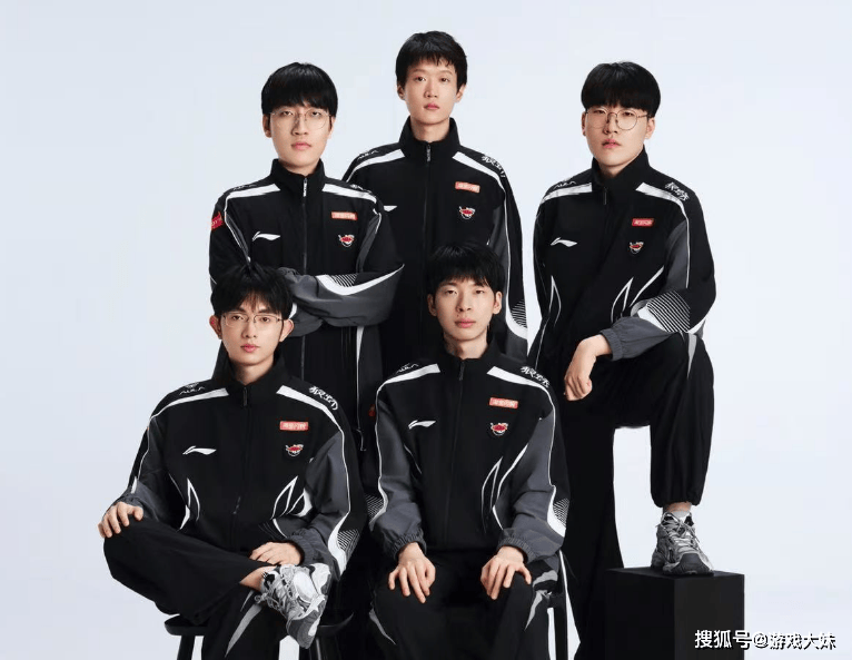 观众对LPL彻底失望了，S15门票卖不出去，普遍认为LPL将止步4强