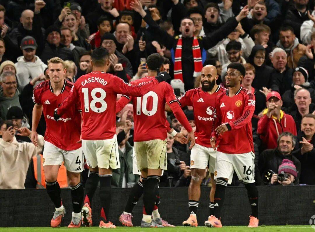 曼联4-2布莱顿！斩获三连胜，暂时杀回前四！詹库科齐发威