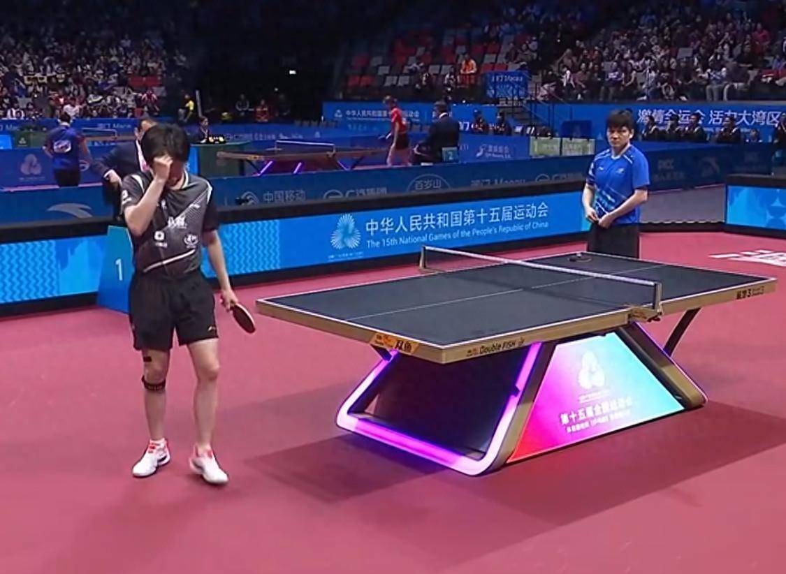 樊振东4-2逆袭王楚钦！以下克上的胜利，证明冠军底蕴不会褪色