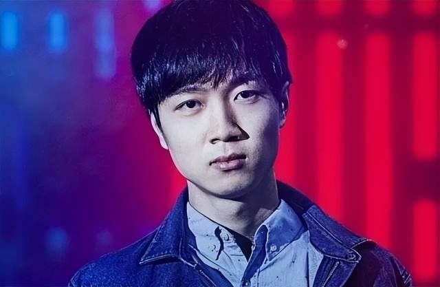 LOL传奇选手公布恋情！发博晒照被夸夫妻相，女方身份曝光