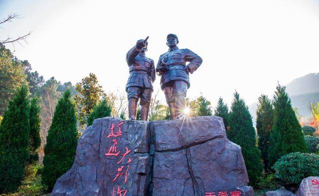 中野挺进大别山，重武器为何宁可扔掉？因为华野也用不上